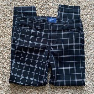 Old Navy Pixie Pant